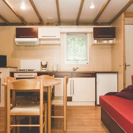 Alpesi faház Detached Chalet With Dishwasher, Located In Natural Region
