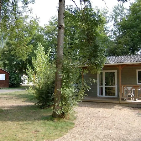 Detached Chalet With Dishwasher, Located In Natural Region Alpesi faház Moncontour
